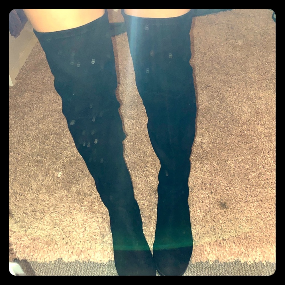 Steve Madden Knee boots
8 Women’s